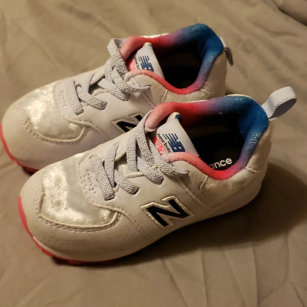 Shoes - Picture 4 of 5